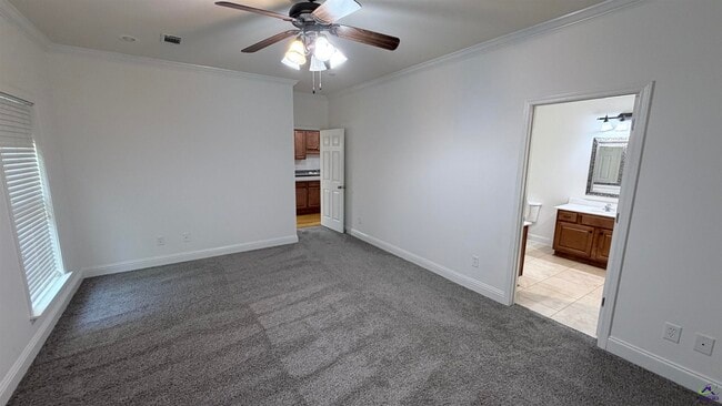 Building Photo - 104 Washington Place Drive