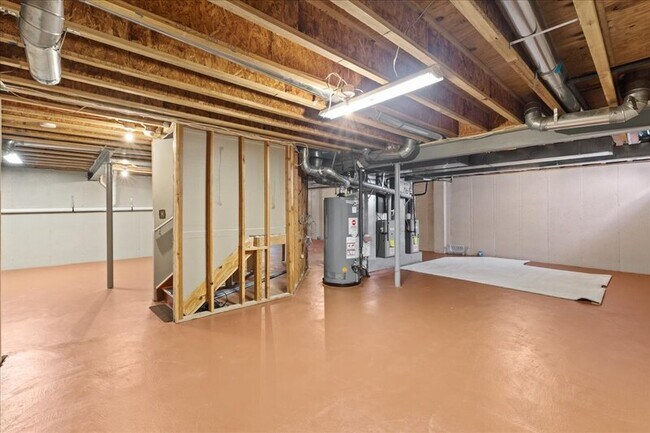 Building Photo - 49 Equestrian Dr