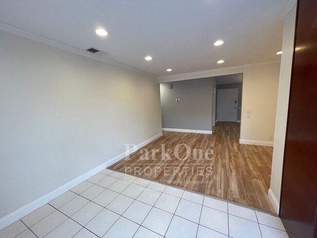 Building Photo - Nicely Update Home Now Available in the Crossings