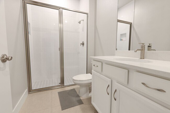 Building Photo - 4 Bed 3 Bath Gem In The Sunstone Community In Wellen Park!!!