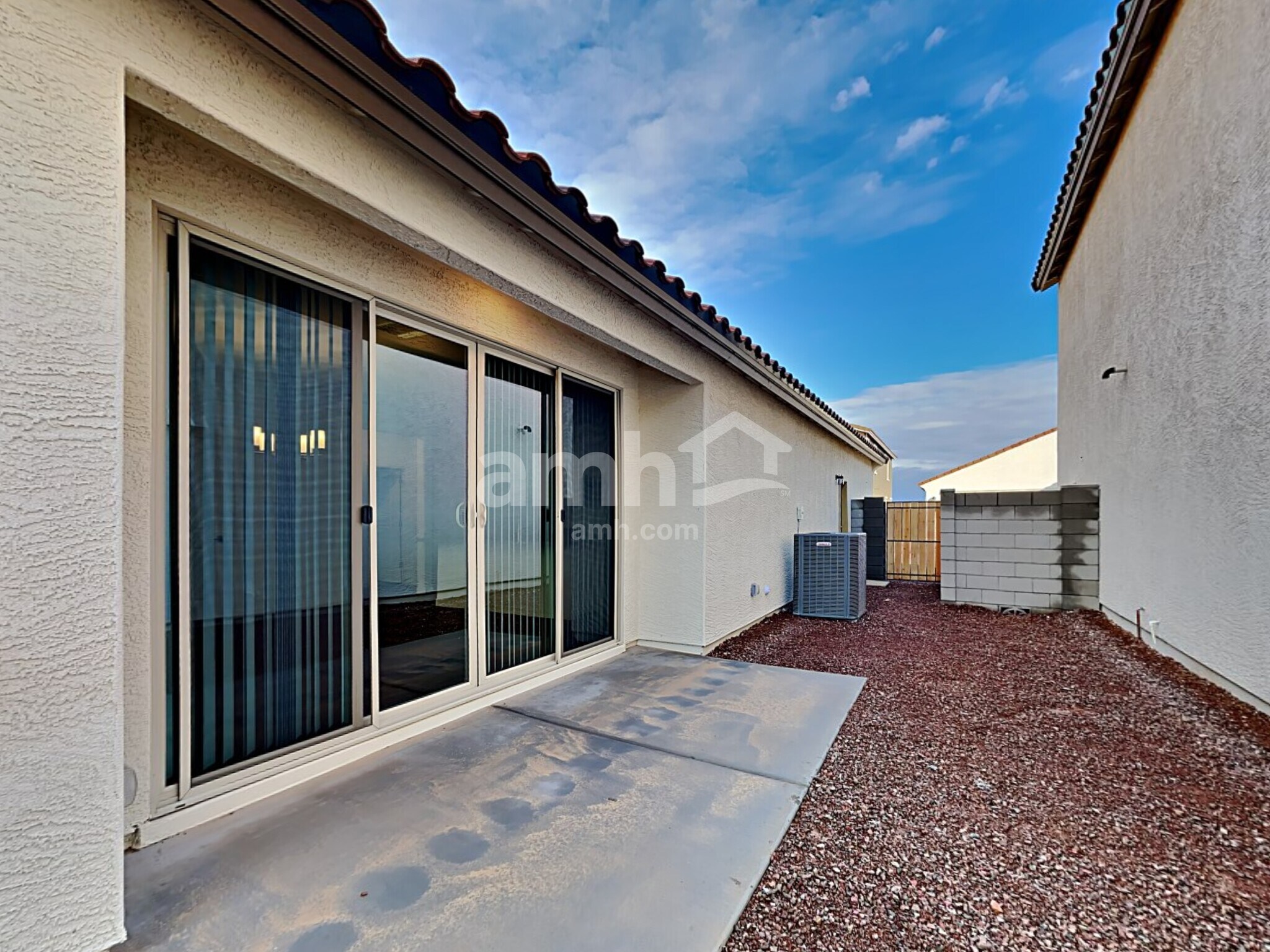 Building Photo - 881 S 150th Dr