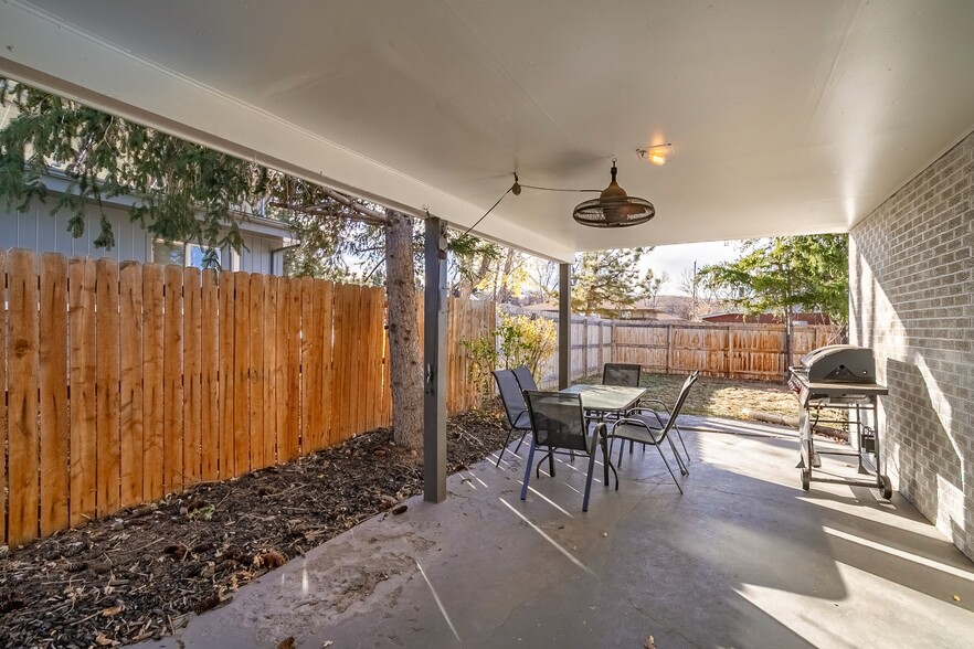 Building Photo - 10490 W Dakota Ave