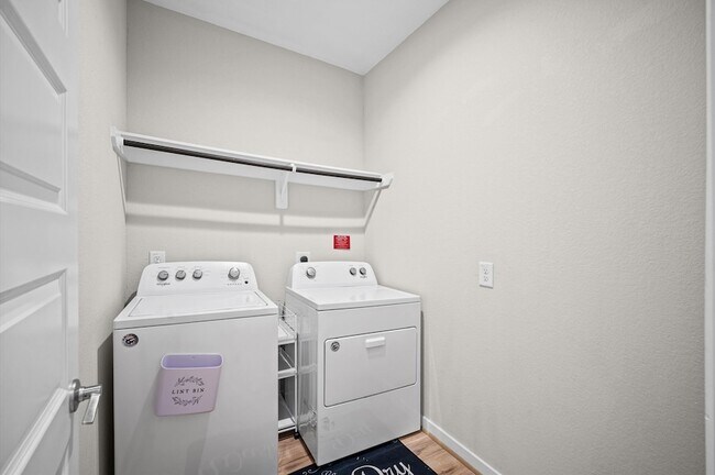 Building Photo - 3042 Schultz Manor Ln