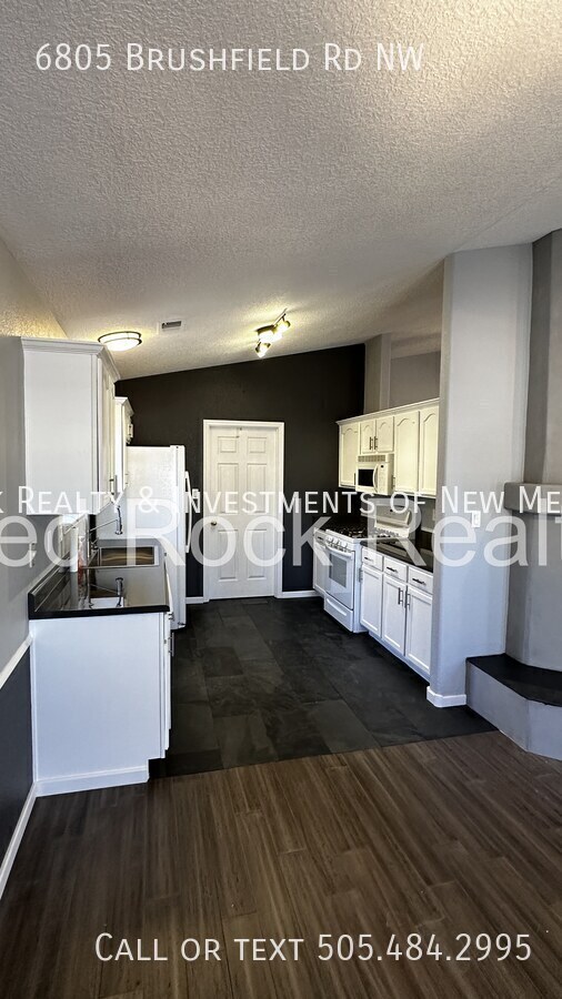 Building Photo - Gorgeous Single Story Home in NW ABQ!