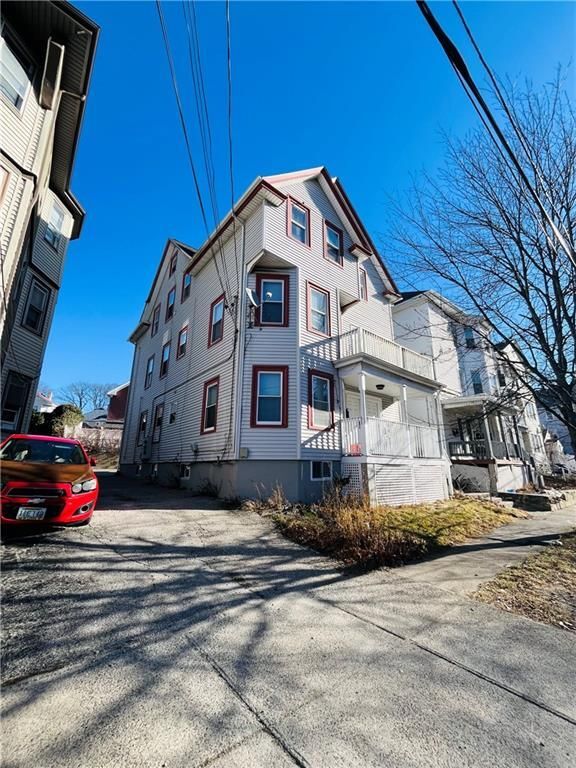 Building Photo - 65 Raymond St