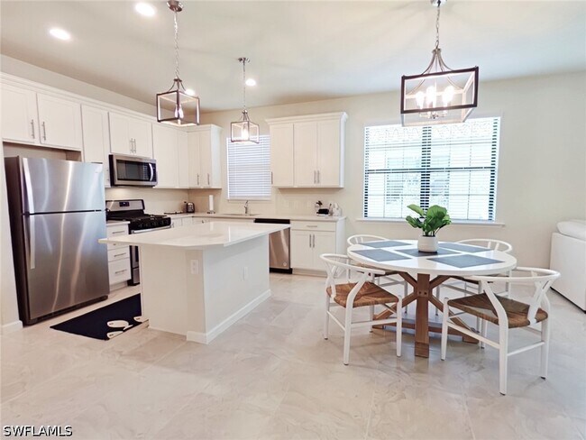 Building Photo - 12290 Canal Grande Dr