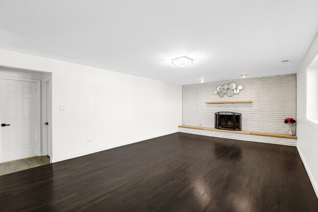 Building Photo - 17000 Cherry Creek Ave