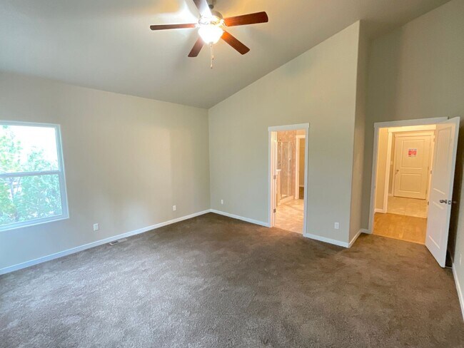 Building Photo - 4 Bedroom Home Available Near Woodmoor Dr ...