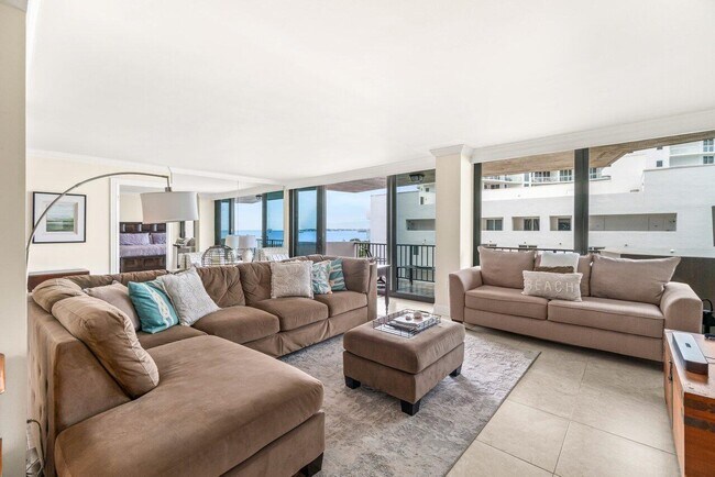 Building Photo - 4200 N Ocean Dr
