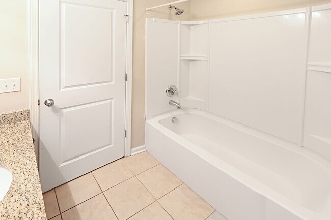 Building Photo - Stunning & Spacious 4 Bedroom Home in Highland Falls Community