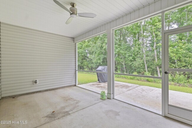 Building Photo - 570 Tullimore Ln