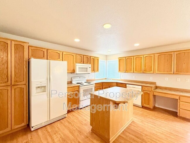 Building Photo - 11117 NE 104th St