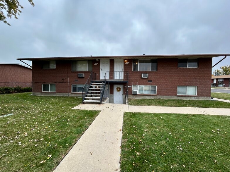 Top right unit - 143 E 1100 S