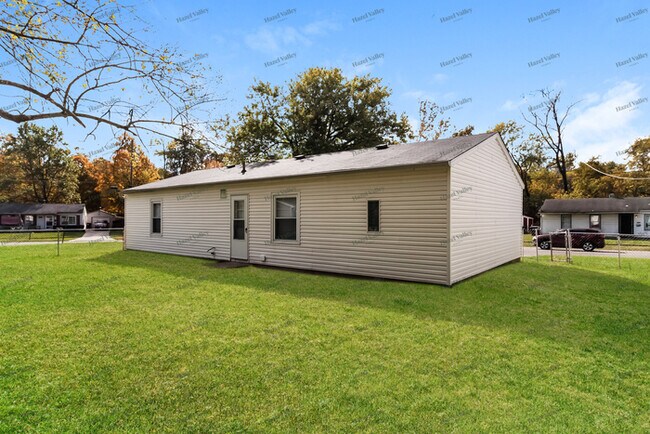 Building Photo - 9650 Marino Dr