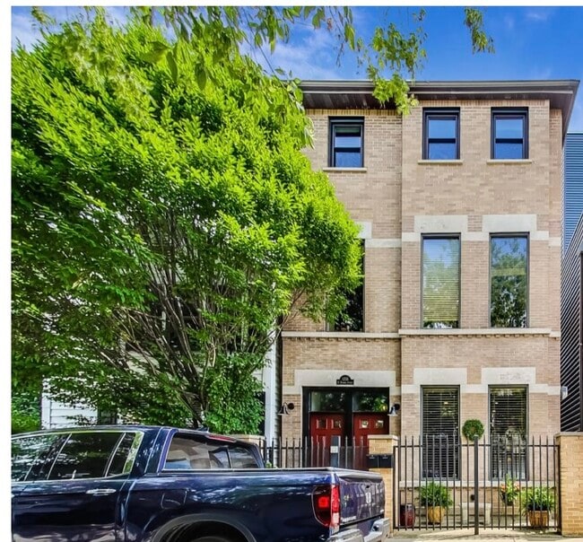 Building Photo - 1255 N Honore St
