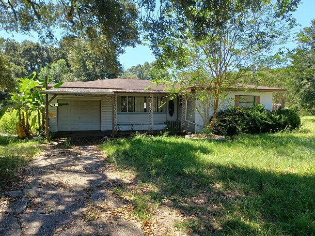 Primary Photo - 1521 E Olive Rd