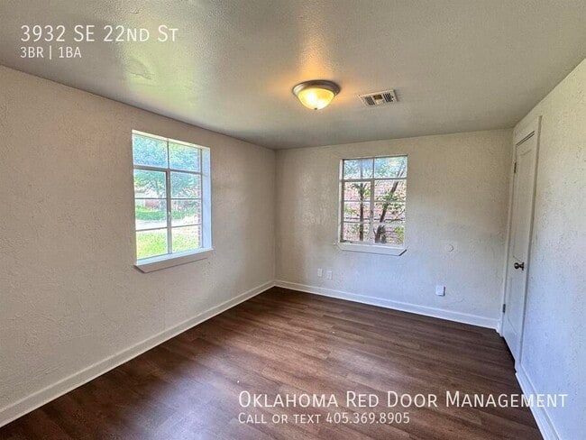 Building Photo - 3932 SE 22nd St