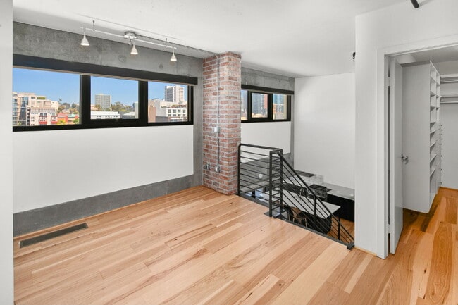 Building Photo - 1780 Kettner Blvd