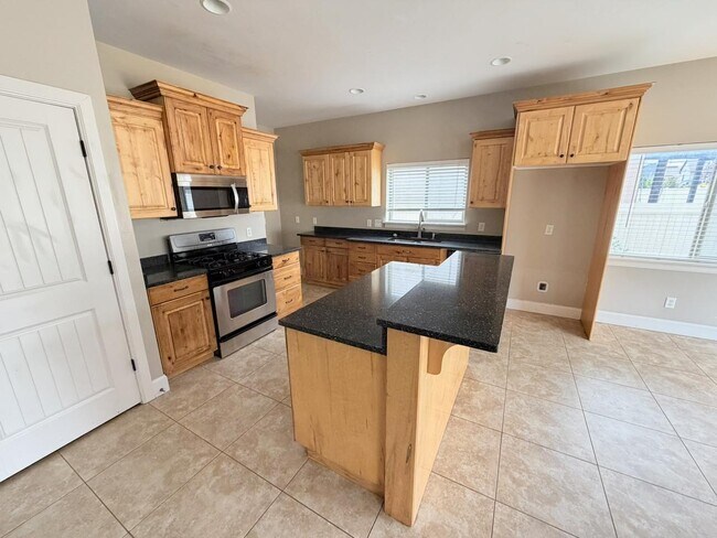 Building Photo - 783 Meadow Side Dr
