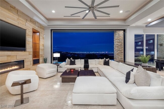 Building Photo - 675 Scenic Rim Dr