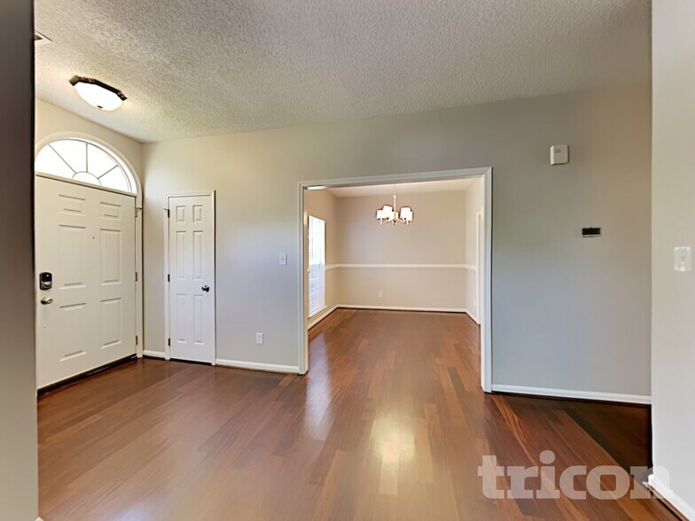 Building Photo - 1609 Silverberry Ct