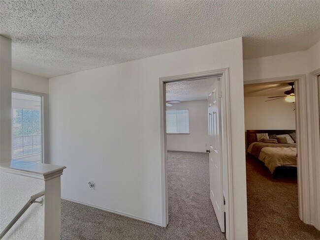 Building Photo - 1407 Deer Ledge Trail