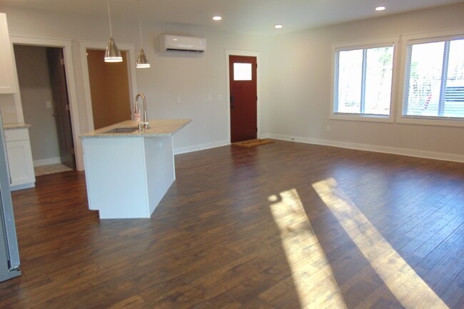 Building Photo - 11803 Sonata Dr