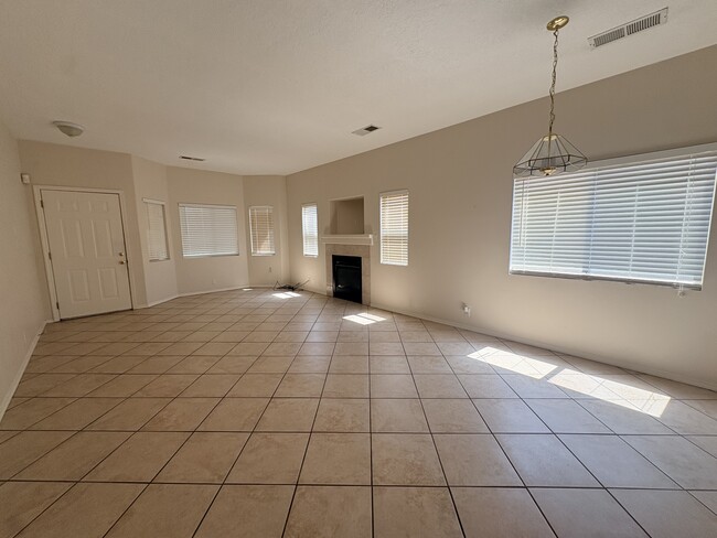 Building Photo - 7180 Husky Dr NE