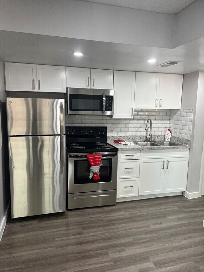 Building Photo - 13218 Bunn Cir