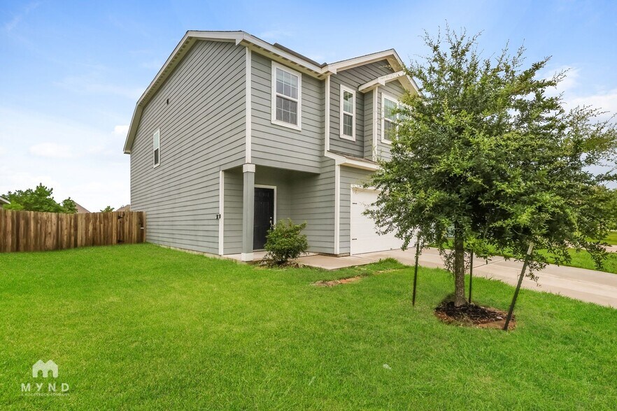 Building Photo - 5819 Littoral Rd