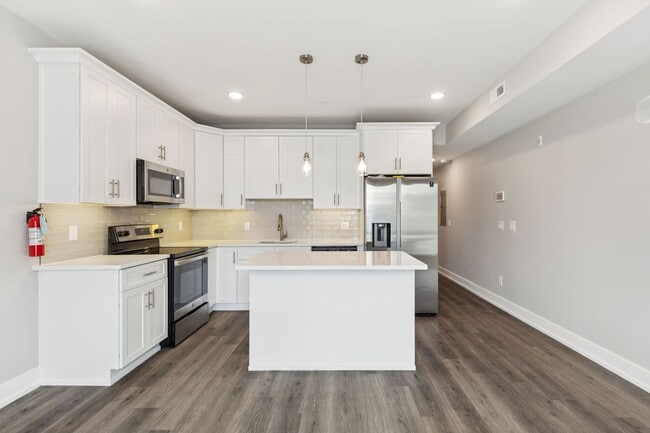 Building Photo - Chic 2-Bedroom Rental with Stunning Rooftop Deck & Modern Amenities in West Kensington!