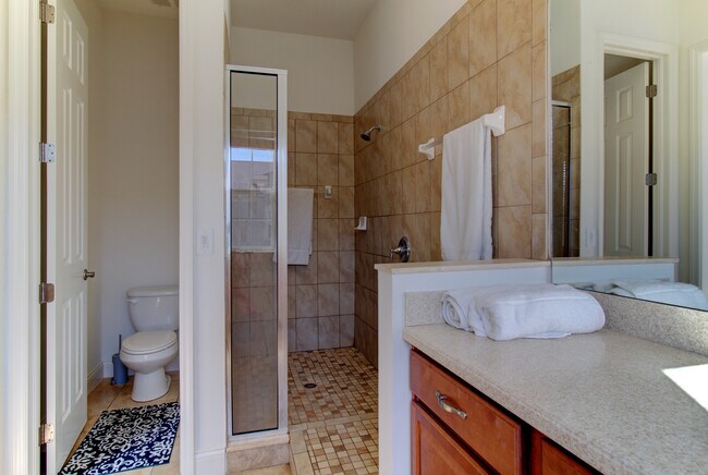 Building Photo - 7233 101st Ln