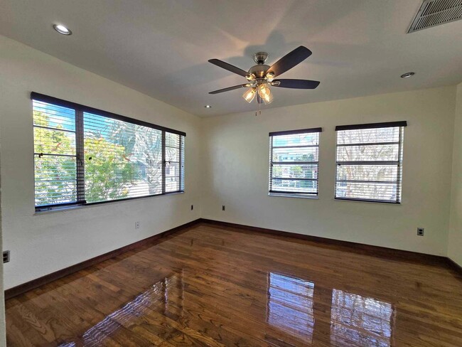 Building Photo - 1 Bed / 1 Bath home in Downtown Lakeland f...