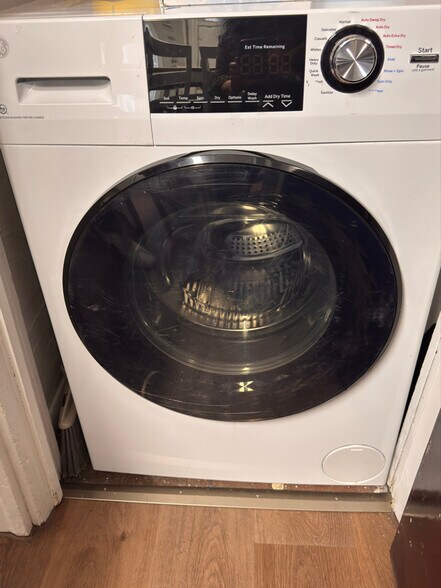 Building Photo - 101 E 33rd St