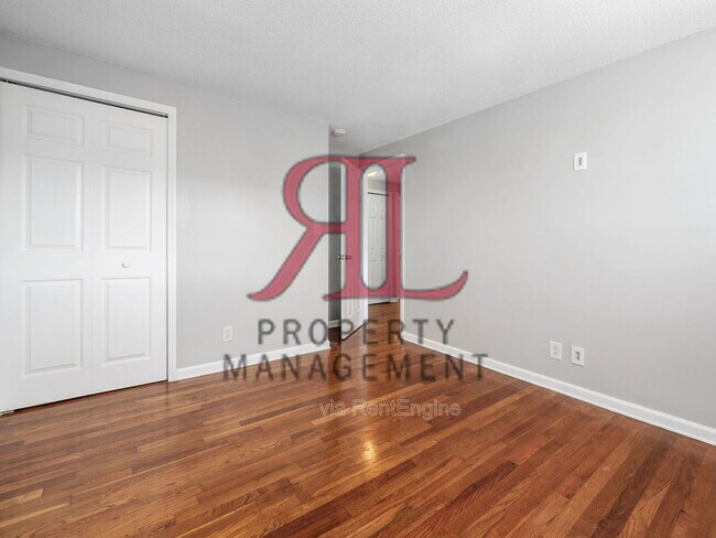 Building Photo - 3102 Elmreeb Dr