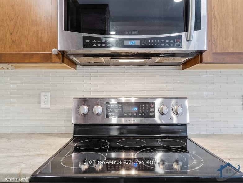 Building Photo - 218 Tilton Ave