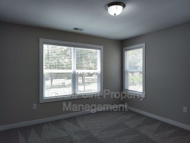Building Photo - 4525 Lindsay Ln