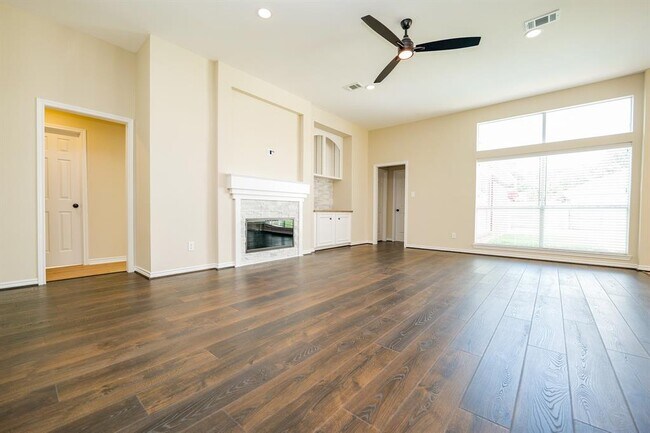 Building Photo - 1823 Brightlake Way