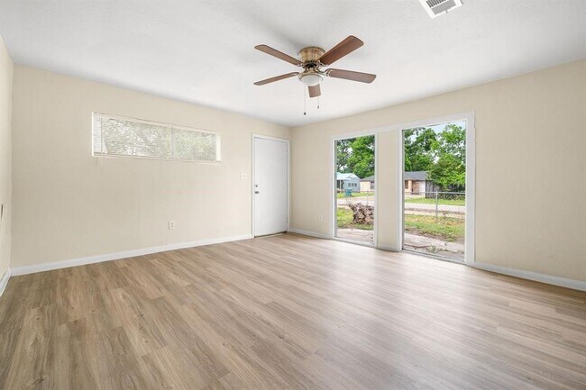 Building Photo - 4726 Angleton St