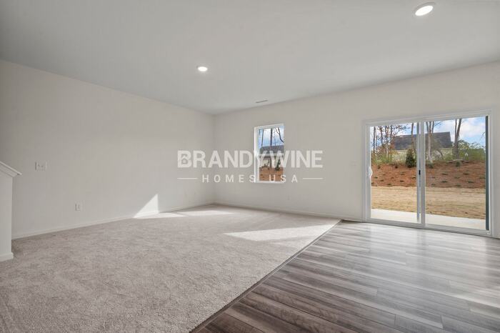 Building Photo - 546 Otway Lp