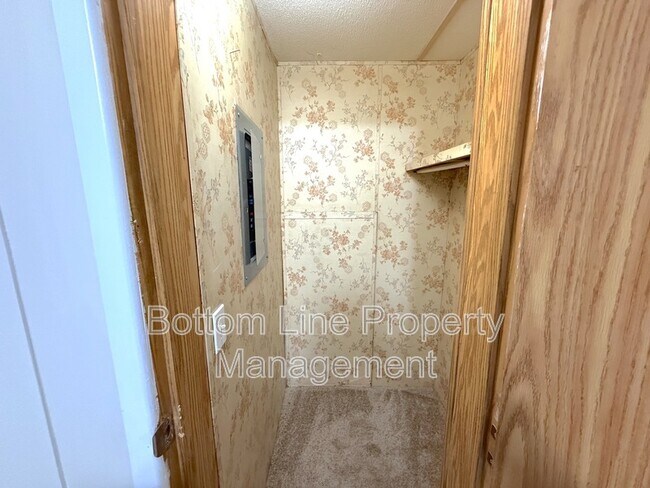 Building Photo - 2400 Hart Rd