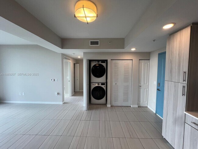 Building Photo - 28250 S Dixie Hwy