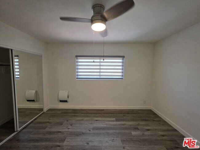 Building Photo - 10734 Palms Blvd
