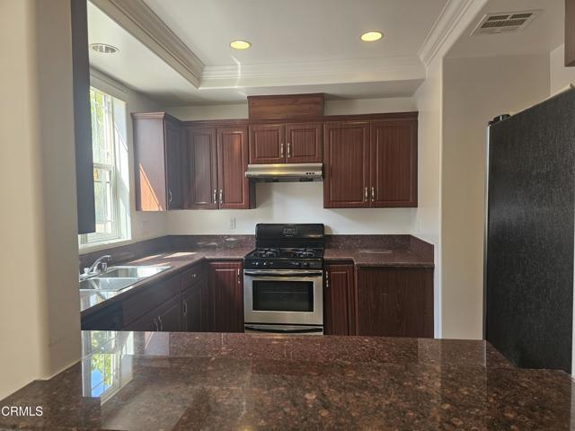 Building Photo - 2930 Fairway Ave