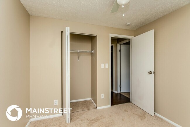 Building Photo - 4815 White Oak Trail