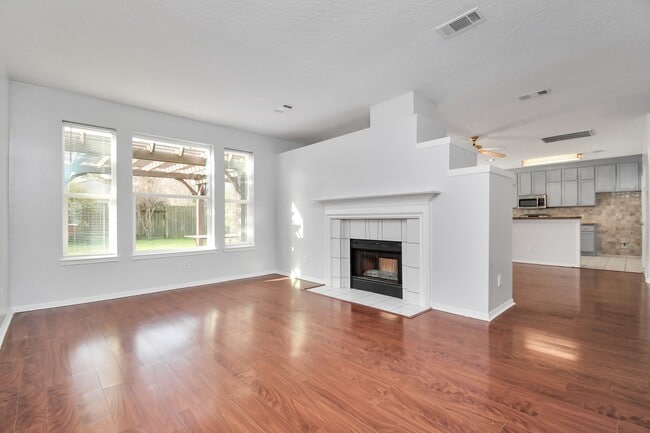 Building Photo - 15711 Rosewood Hill Ct