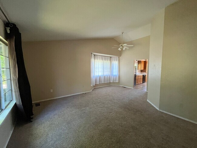 Building Photo - Mary Lake home! Must see!