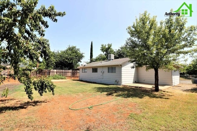 Building Photo - 3994 Mercury Dr