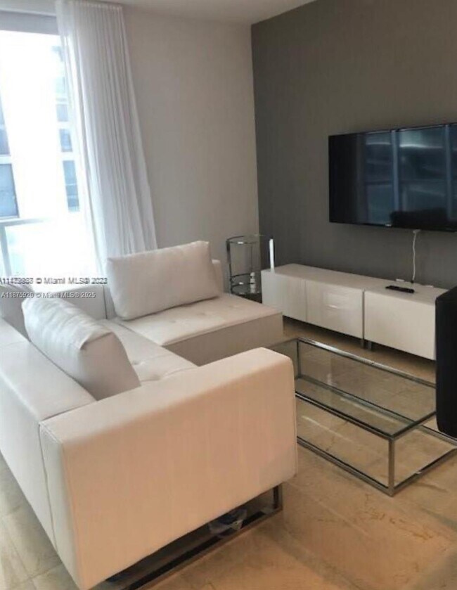 Building Photo - 1050 Brickell Ave