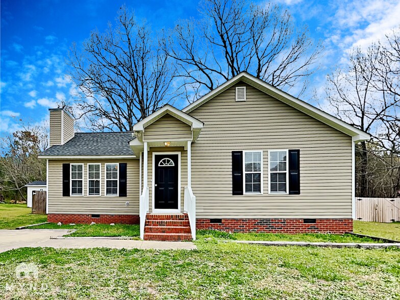 Primary Photo - 1013 Laurel Leaf Rd